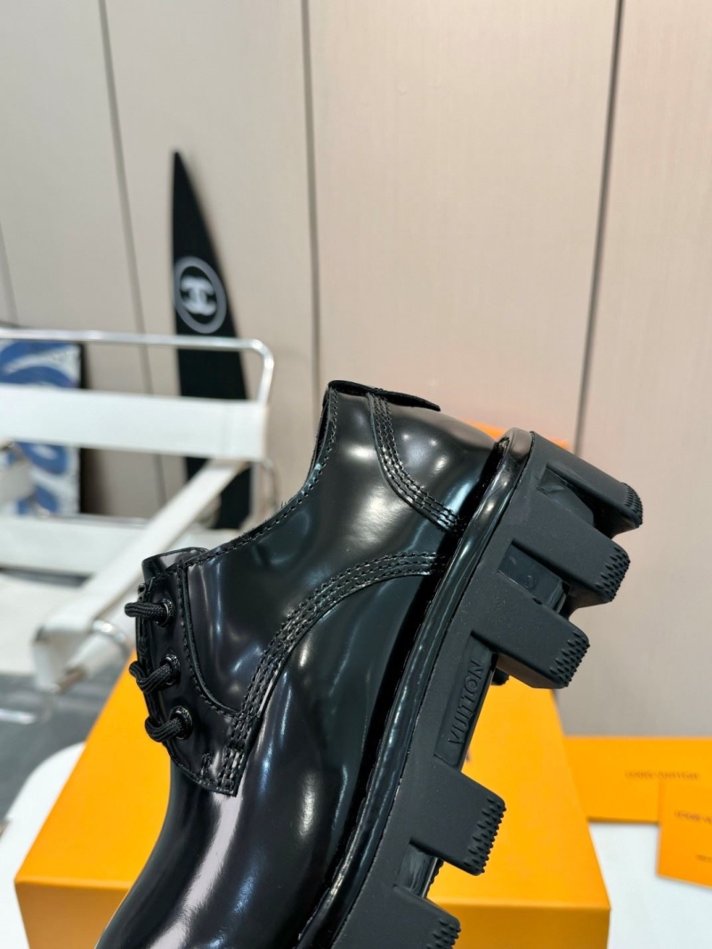 l0vis Vvtt0n loafers